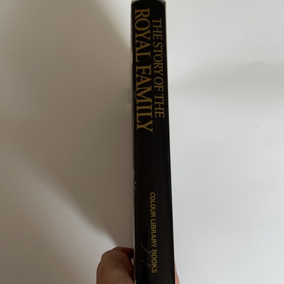 The Story of the Royal Family by Colour Library Bk - Picture 3 of 9